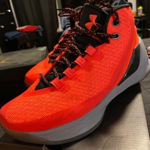 Under Armour GS Curry 3